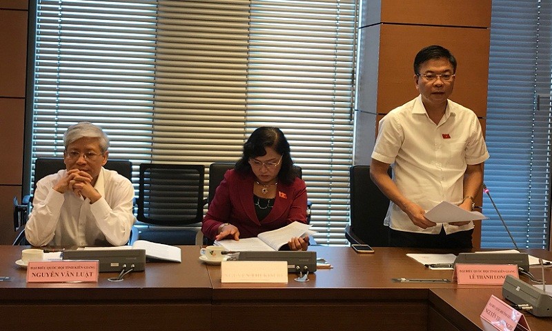 Bộ trưởng Bộ Tư pháp Lê Thành Long cho rằng việc mở rộng của Dự thảo luật đối với khu vực ngoài nhà nước là cần thiết