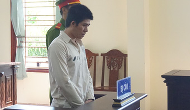 Bị cáo Nguyễn Văn Gấu tại tòa - Ảnh: Lan Ngọc (Tuổi Trẻ)