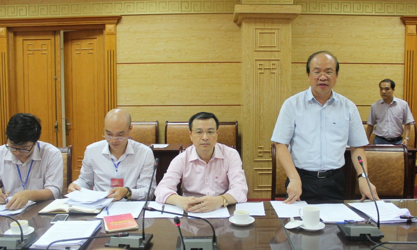 Thứ trưởng Bộ Tư pháp Phan Chí Hiếu phát biểu kết luận buổi làm việc.