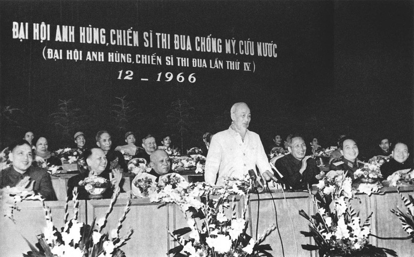 Chủ tịch Hồ Chí Minh thăm và nói chuyện tại Đại hội Anh hùng, chiến sĩ thi đua chống Mỹ cứu nước lần thứ 4 (30-12-1966)