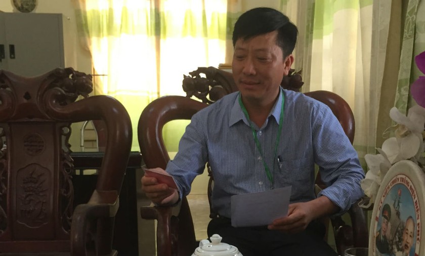 Ông Đỗ Trọng Ánh, Chủ tịch UBND xã Đại Cương làm việc với phóng viên