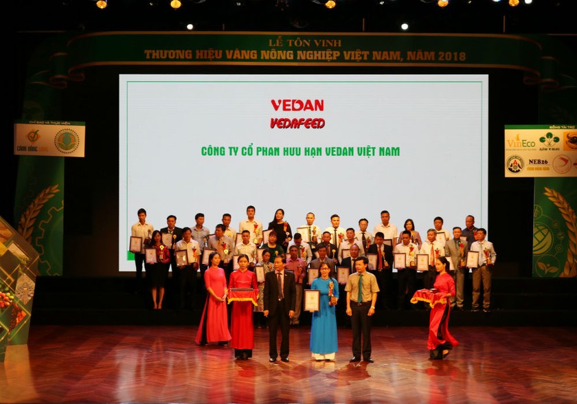 Sản phẩm phụ gia thức ăn chăn nuôi Vedafeed đạt Thương hiệu vàng Nông nghiệp Việt Nam 2018