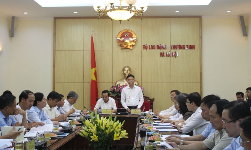Bộ trưởng Bộ Tư pháp Lê Thành Long phát biểu tại buổi làm việc