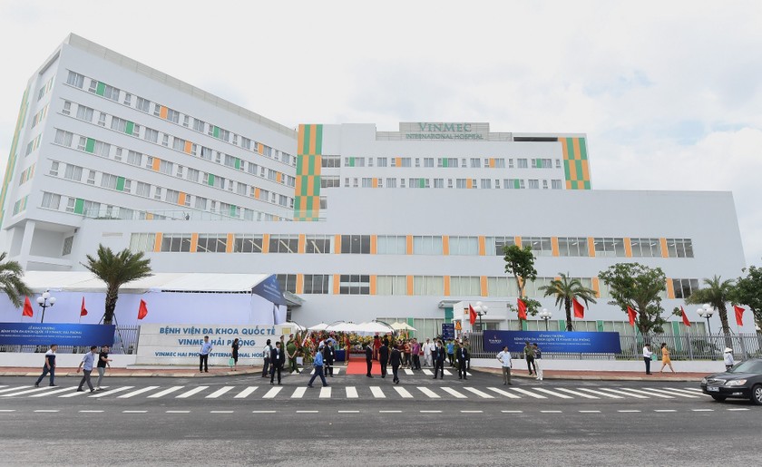 Vinmec Hải Phòng (tọa lạc tại đường Võ Nguyên Giáp, quận Lê Chân, TP Hải Phòng) là bệnh viện thứ 7 trong Hệ thống Y tế Vinmec đi vào hoạt động, sau các cơ sở tại Hà Nội, Phú Quốc, Nha Trang, TP.HCM, Hạ Long và Đà Nẵng