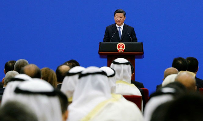 Chủ tịch Trung Quốc Tập Cận Bình phát biểu trước đại diện các nước thành viên Liên đoàn Ả Rập ở Bắc Kính ngày 10.7. Ảnh Reuter/Thanh Niên