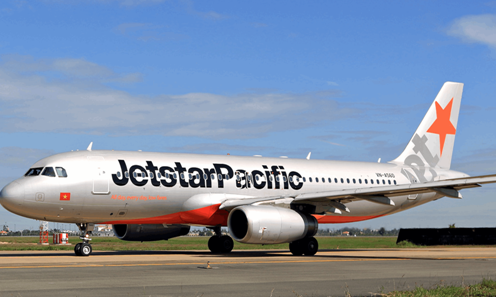 Jetstar là hãng hàng không giá rẻ đầu tiên của Việt Nam  có 30% cổ phần của Tập đoàn Qantas (Úc)