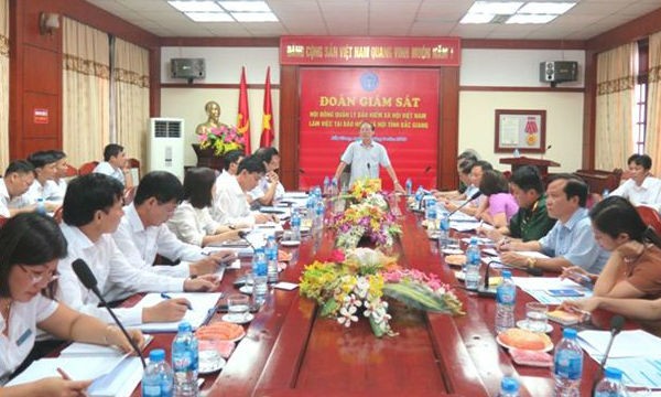 Đoàn giám sát của Hội đồng quản lý BHXH Việt Nam làm việc tại BHXH tỉnh Bắc Giang