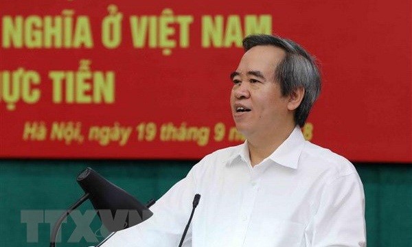 Trưởng ban Kinh tế TƯ Nguyễn Văn Bình phát biểu khai mạc hội thảo
