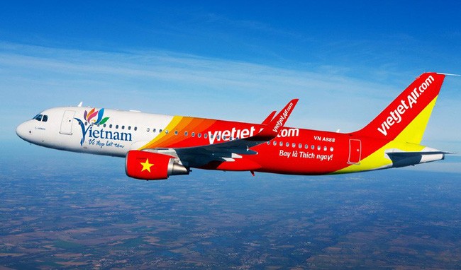 VietJet chào mừng những hành khách đầu tiên trên chuyến bay Nha Trang - Đà Nẵng