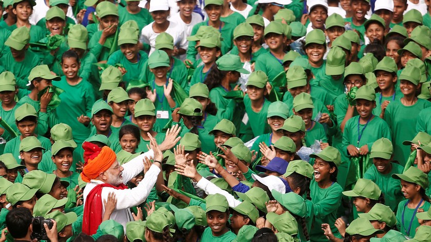 Thủ tướng Ấn Độ Modi và các thiếu niên ở nước này