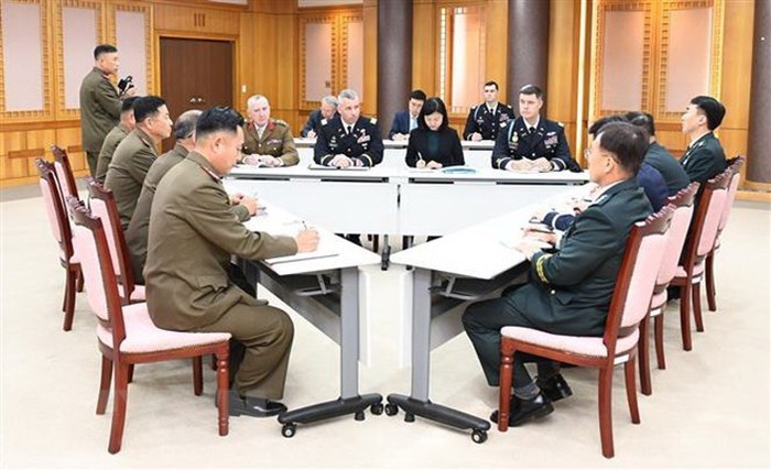 Vòng đàm phán ba bên cấp chuyên viên giữa hai miền Triều Tiên và Bộ Tư lệnh Liên hợp quốc tại khu vực làng đình chiến Panmunjom. (Nguồn: Yonhap/TTXVN)