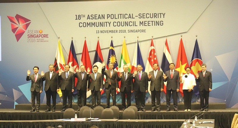 Phó Thủ tướng, Bộ trưởng Ngoại giao Phạm Bình Minh và các đại biểu dự Hội nghị