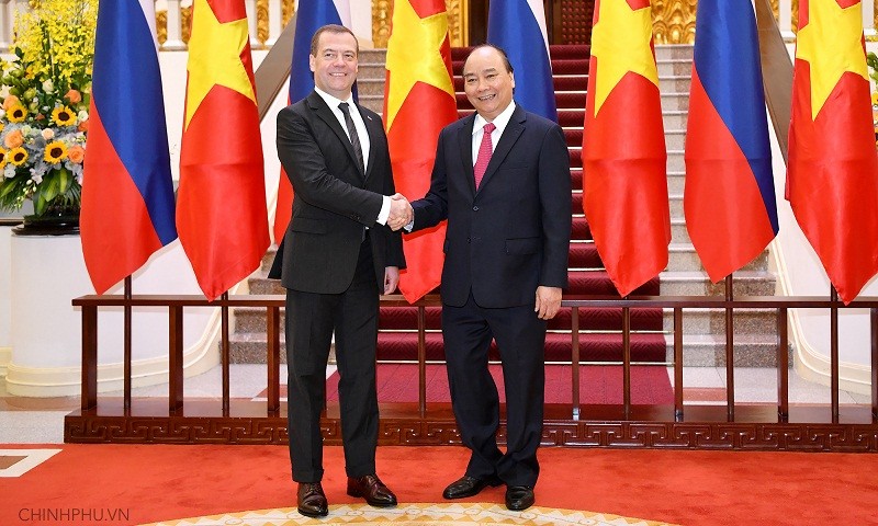 Thủ tướng Nguyễn Xuân Phúc và Thủ tướng Liên bang Nga Dmitry Medvedev. Ảnh: Chinhphu.vn 
