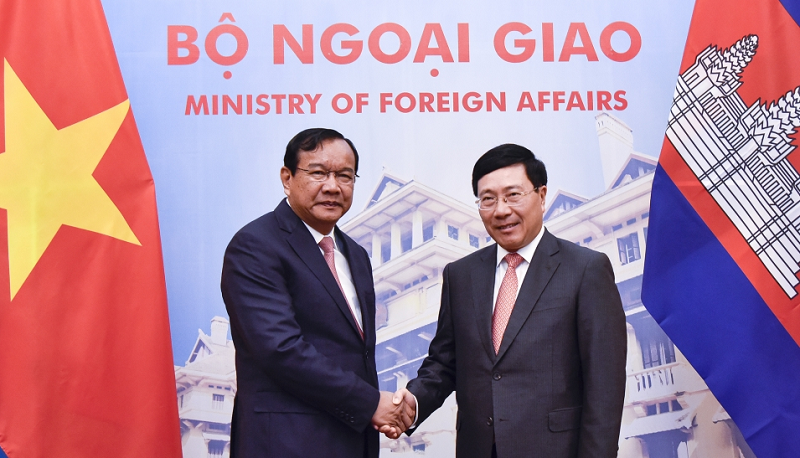 Phó Thủ tướng, Bộ trưởng Ngoại giao Phạm Bình Minh tiếp Bộ trưởng Ngoại giao Campuchia. Ảnh: TG&VN