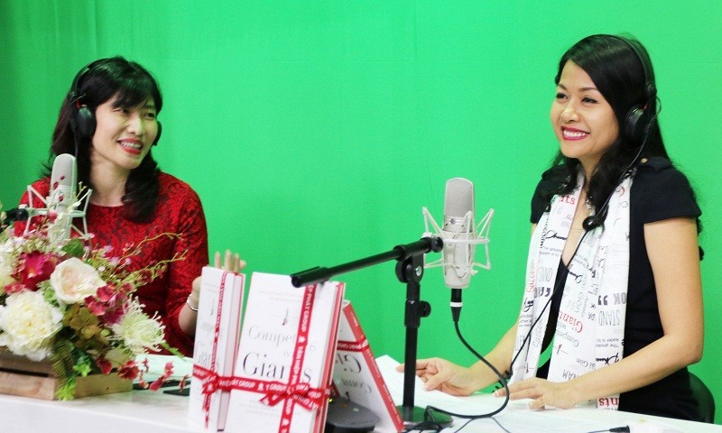 Nữ doanh nhân Trần Uyên Phương tại buổi giao lưu với khán thính giả đài VOV