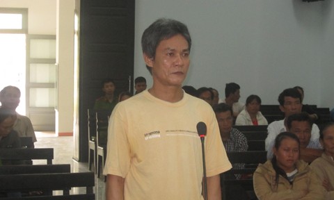 Bị cáo Lê Ngọc Sơn tại phiên tòa sơ thẩm. Ảnh CATPHCM