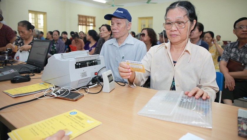 Bảo hiểm xã hội Việt Nam mở rộng việc chi trả lương hưu qua hệ thống bưu điện, tạo thuận lợi cho người dân
