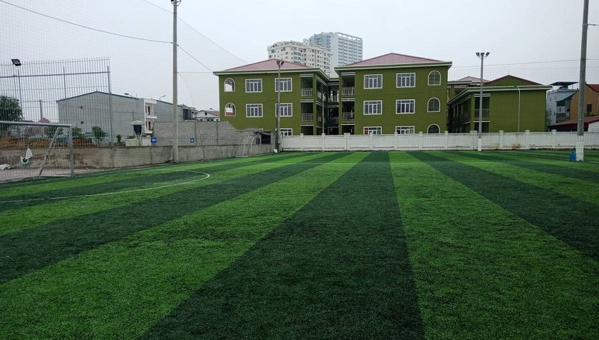 Việc UBND phường Lê Lợi “liên kết” xây dựng các công trình không phép cho thuê sân bóng khiến dư luận bất bình