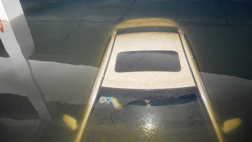Xe “chết chìm” tại tầng hầm chung cư Hoàng Anh Gia Lai Lakeview