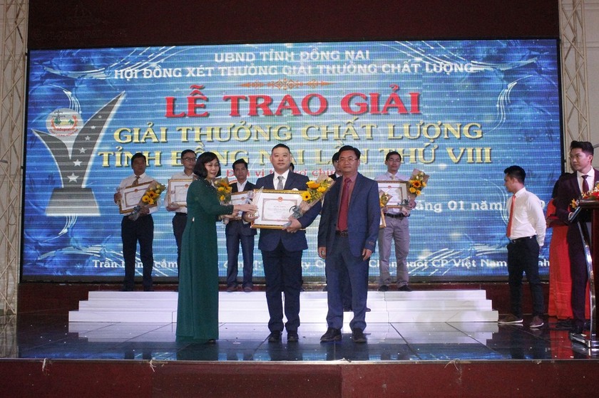 Ông Tsai Ping Hsuan- Đại diện Vedan Việt Nam nhận giải “Vàng Chất lượng Đồng Nai 2018”