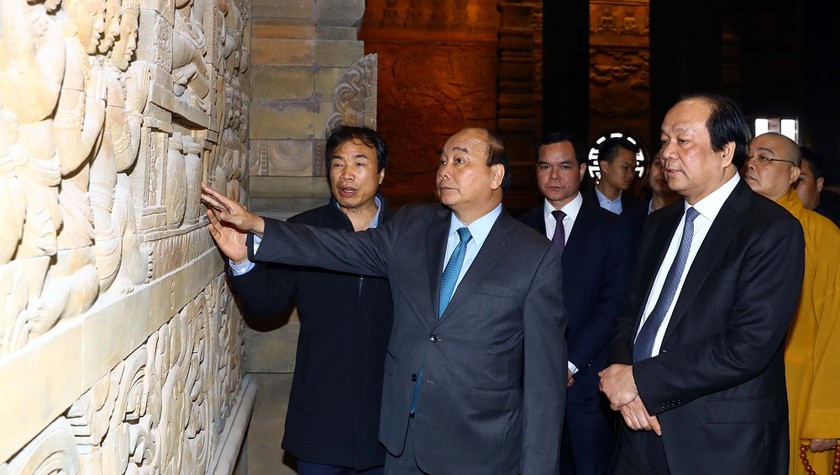 Thủ tướng Nguyễn Xuân Phúc thăm dự án quần thể chùa Tam Chúc. Ảnh: VGP