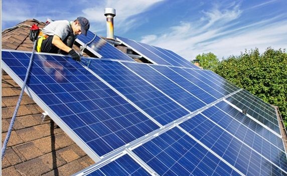 Điện mặt trời trên mái nhà phát lên lưới điện sẽ được EVN thanh toán giá 9,35cent/kWh