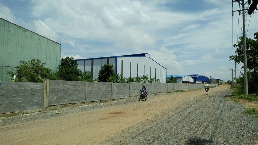 Một góc cụm “khu công nghiệp” Phước Tân