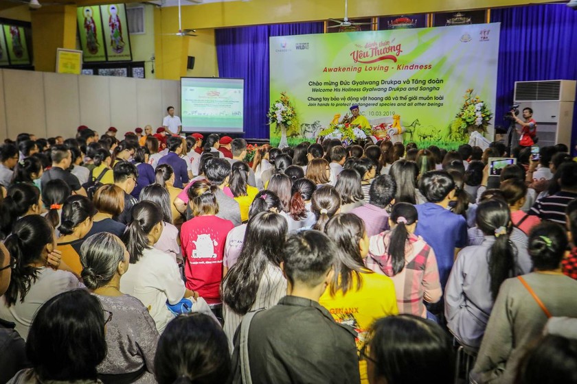 Đức Gyalwang Drukpa nói chuyện với hơn 300 bạn trẻ về bảo vệ môi trường