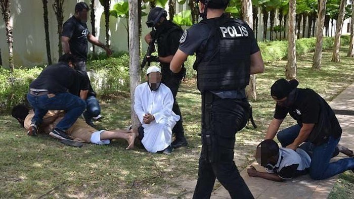 Cảnh sát Malaysia bắt giữ 9 nghi can khủng bố. Ảnh: channelnewsasia.com/TTXVN