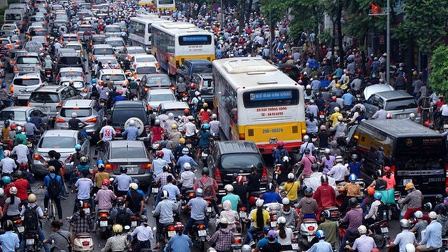Hà Nội không nên cấm xe máy nếu phương tiện công cộng chưa phát triển