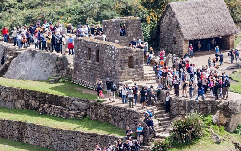 Machu Picchu “ngập lụt” du khách