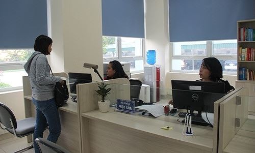 Bộ phận “một cửa” Chi cục Thuế khu vực Uông Bí - Quảng Yên (Cục Thuế Quảng Ninh) hoạt động bình thường sau khi hợp nhất