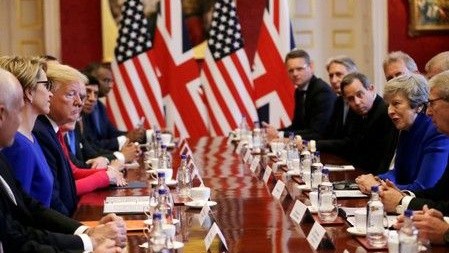 Tổng thống Mỹ và Thủ tướng Anh tại cuộc họp