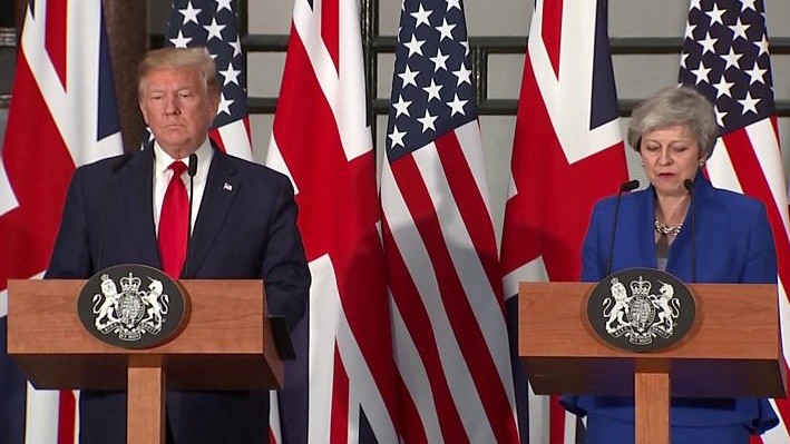 Tổng thống Mỹ và Thủ tướng Anh tại họp báo