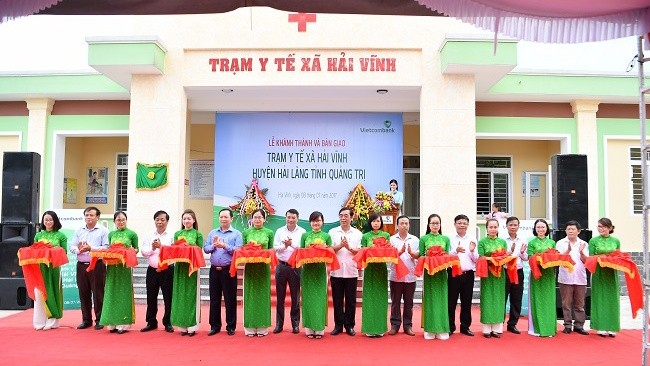 Lãnh đạo tỉnh Quảng Trị cắt băng  khánh thành Trạm Y tế xã Hải Vĩnh