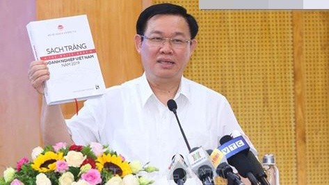 Phó Thủ tướng Vương Đình Huệ công bố Sách Trắng DN VN năm 2019. 
Ảnh: TTXVN