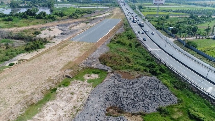 Dự án Cao tốc Trung Lương - Mỹ Thuận hiện vẫn còn ngổn ngang