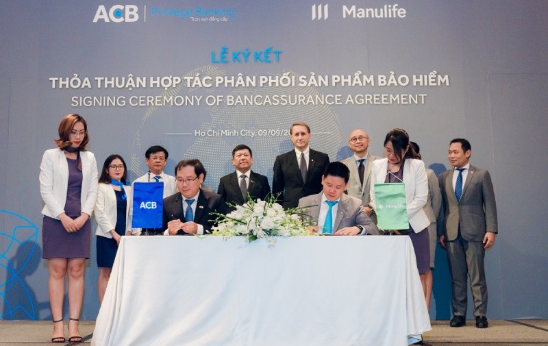 Lễ ký kết hợp tác giữa Manulife Việt Nam và ACB
