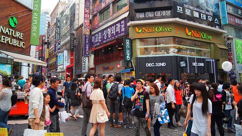 Du khách Việt Nam sang Hàn Quốc ưa chuộng mua sắm quần áo và các sản phẩm làm đẹp
