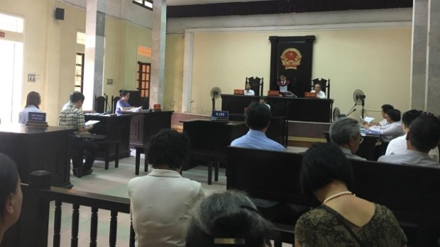 Tòa án nhân dân quận Hà Đông tuyên bố hoãn phiên tòa xét xử lần 2 vụ tranh chấp thỏa thuận đặt cọc giữa ông Dũng và Công ty CapitaLand  Hoàng Thành