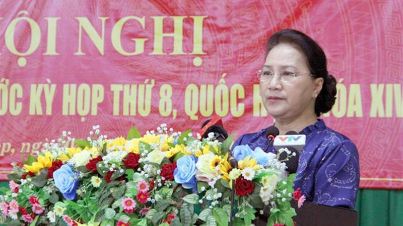 Chủ tịch Quốc hội Nguyễn Thị Kim Ngân giải đáp các ý kiến của cử tri. Ảnh Quochoi.vn