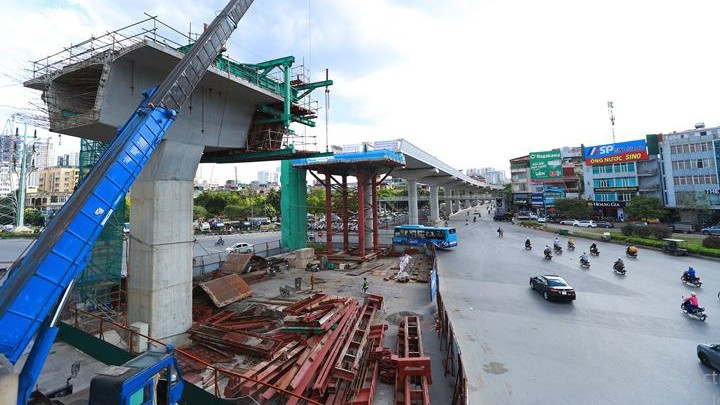 Đội vốn, chậm tiến độ... là những từ  “gắn chặt” với các dự án đường sắt trên cao ở Hà Nội
