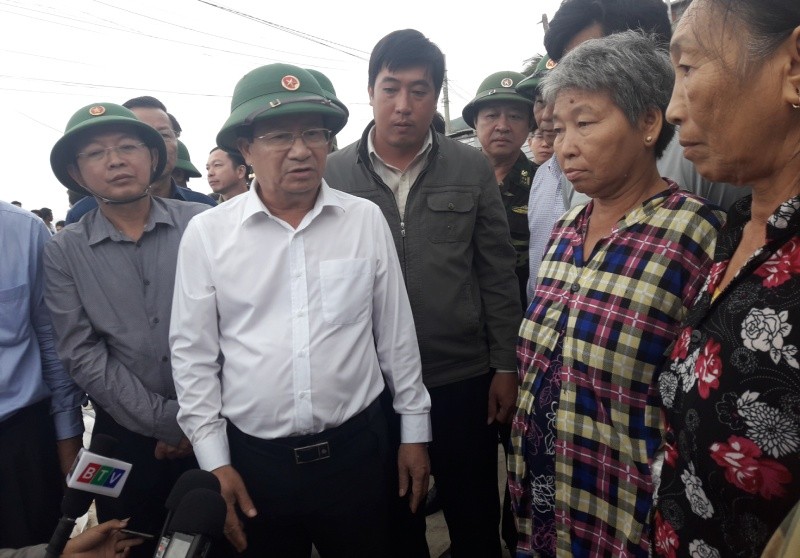 Phó Thủ tướng Trịnh Đình Dũng kiểm tra tình hình chống bão số 6 tại Bình Định
