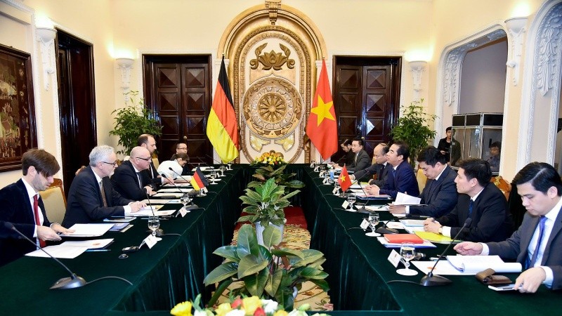 Thứ trưởng Bộ Ngoại giao Tô Anh Dũng và Quốc Vụ khanh Bộ Ngoại giao Đức Andreas Michaelis đã đồng chủ trì cuộc họp Nhóm điều hành chiến lược Việt Nam - Đức lần thứ 5. Ảnh BNG