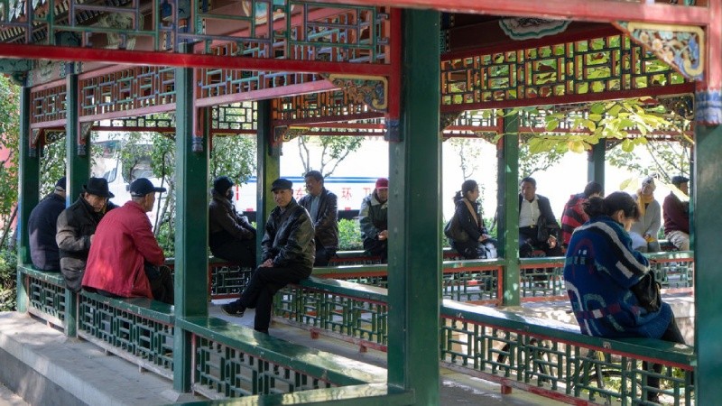 Người già Trung Quốc đến công viên tìm tình yêu tuổi xế chiều