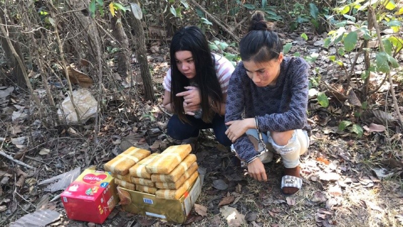 Hai đối tượng người Lào mang theo 60 ngàn viên ma túy tổng hợp vượt biên vào Việt Nam bị bắt hôm 7/1 vừa qua tại khu vực Quảng Bình