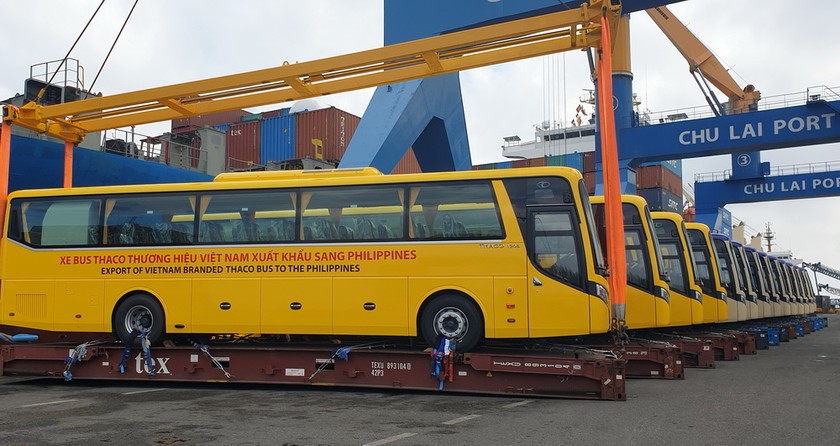 Những chiếc xe buýt đầu tiên của Thaco xuất khẩu sang Philippines