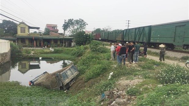 Hiện trường vụ tai nạn đường sắt khiến một người tử vong tại chỗ. (Ảnh: Nguyễn Oanh/TTXVN)
