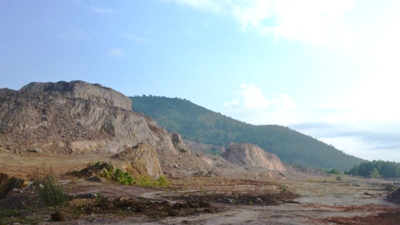 Đất đai ở Hòa Vang (Đà Nẵng) bị bỏ hoang hóa sau khi các mỏ đã đóng cửa