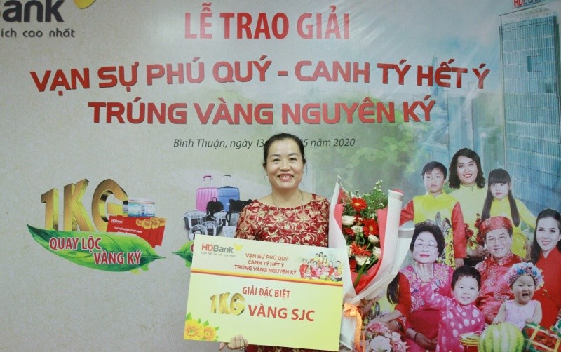 Khách hàng Huỳnh Thị Thu Hạnh đã nối dài danh sách tỷ phú của HDBank